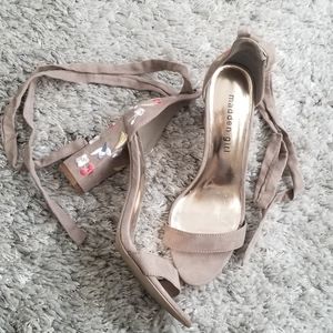 Madden Girl Nude Floral Embrodiered Heels Size 8